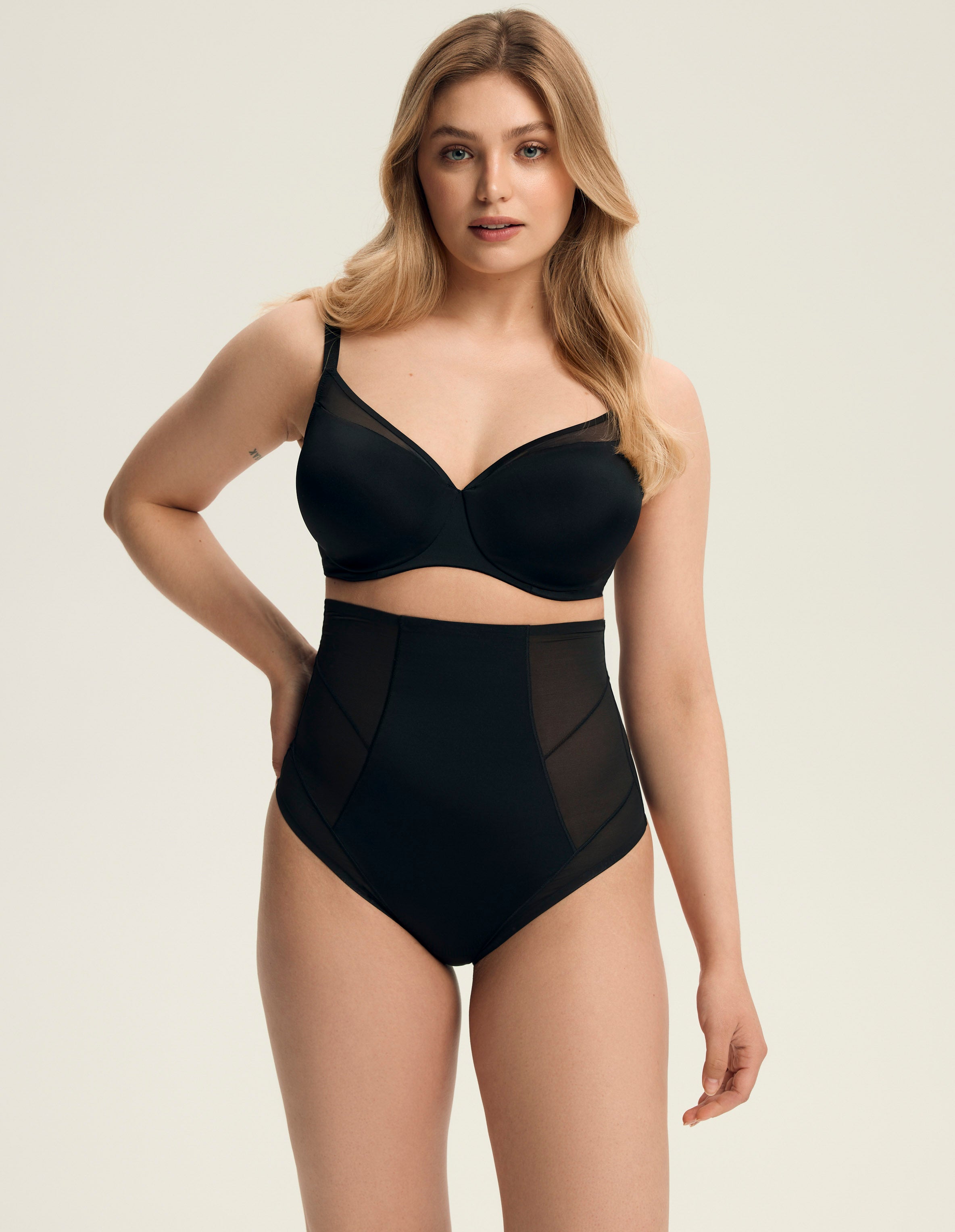 Shaping Thong Sculpt – Black – image 6