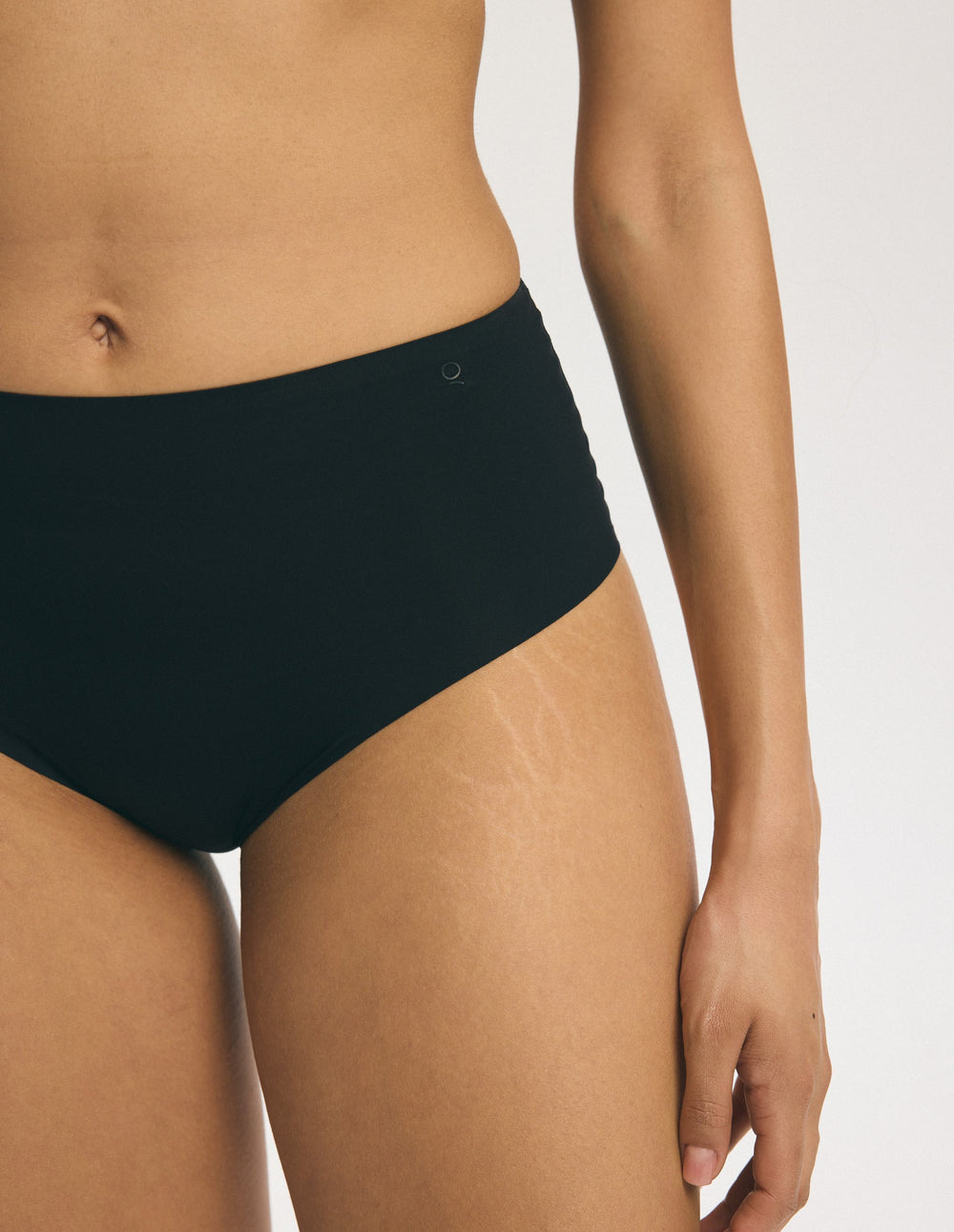 High-Waisted Panties Q2.03 – Black – image 3
