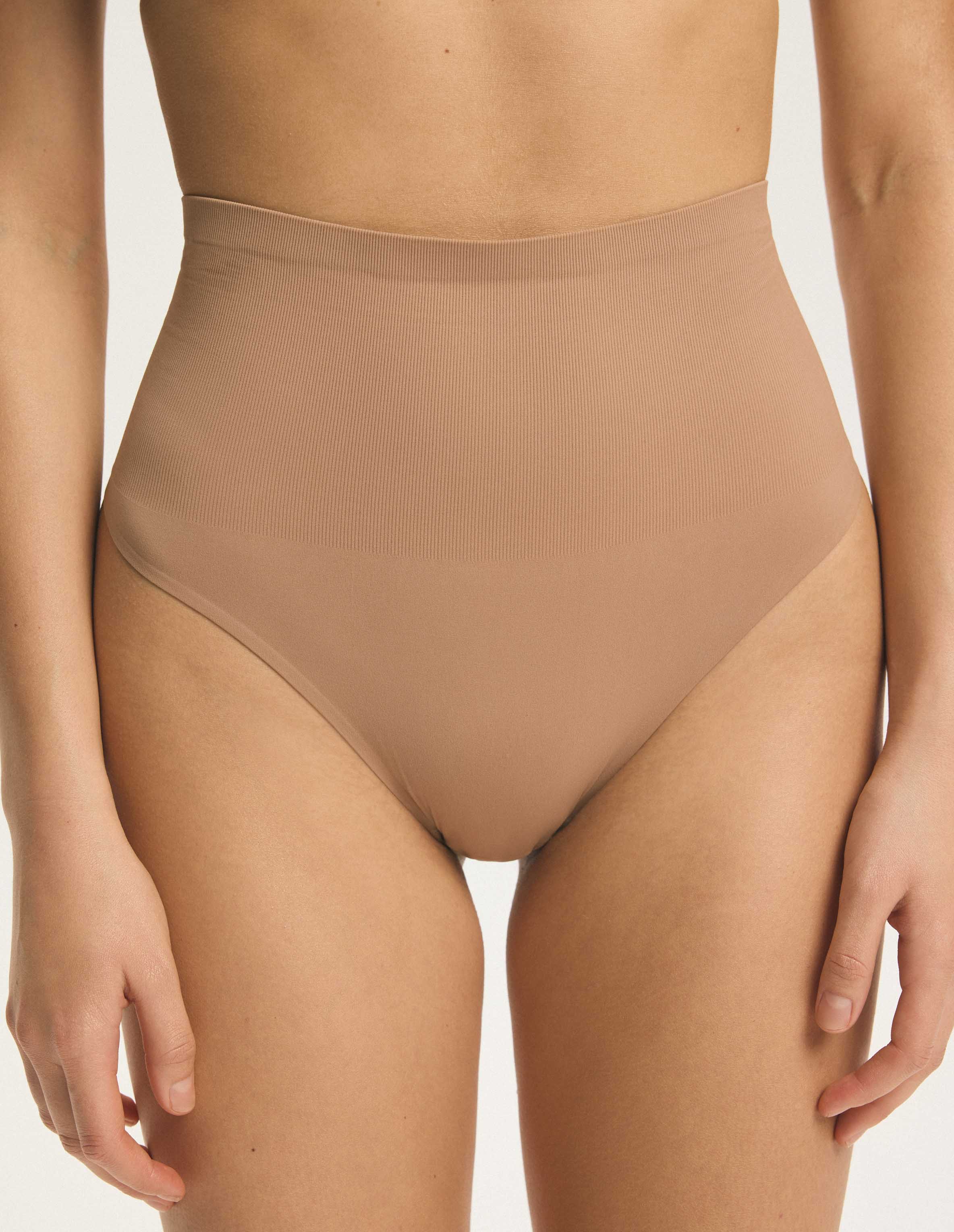 Seamless Thongs – Beige – image 3